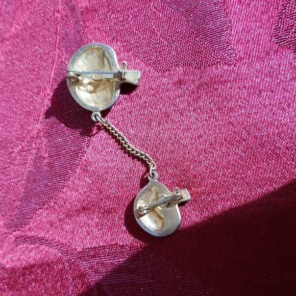 Cute 2-pin Gold Tone and Silver Tone Mushroom Chain Set - Picture 5 of 7